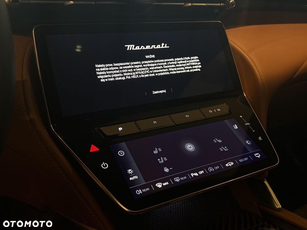 Maserati GranTurismo - 13