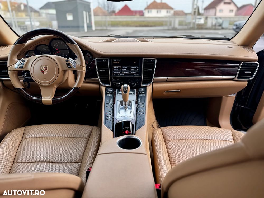 Porsche Panamera 4 PDK - 12