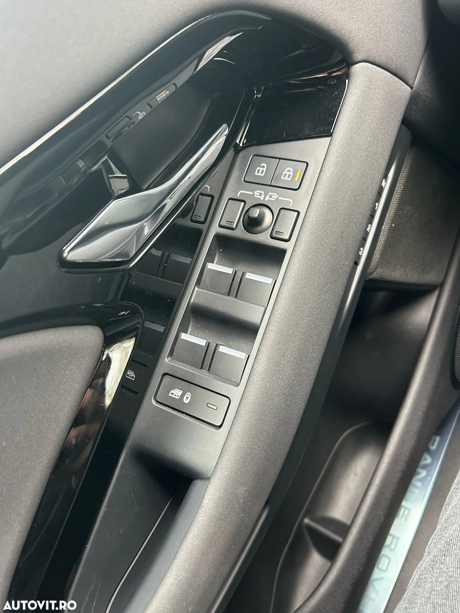 Land Rover Range Rover Evoque 2.0 D165 MHEV SE - 5