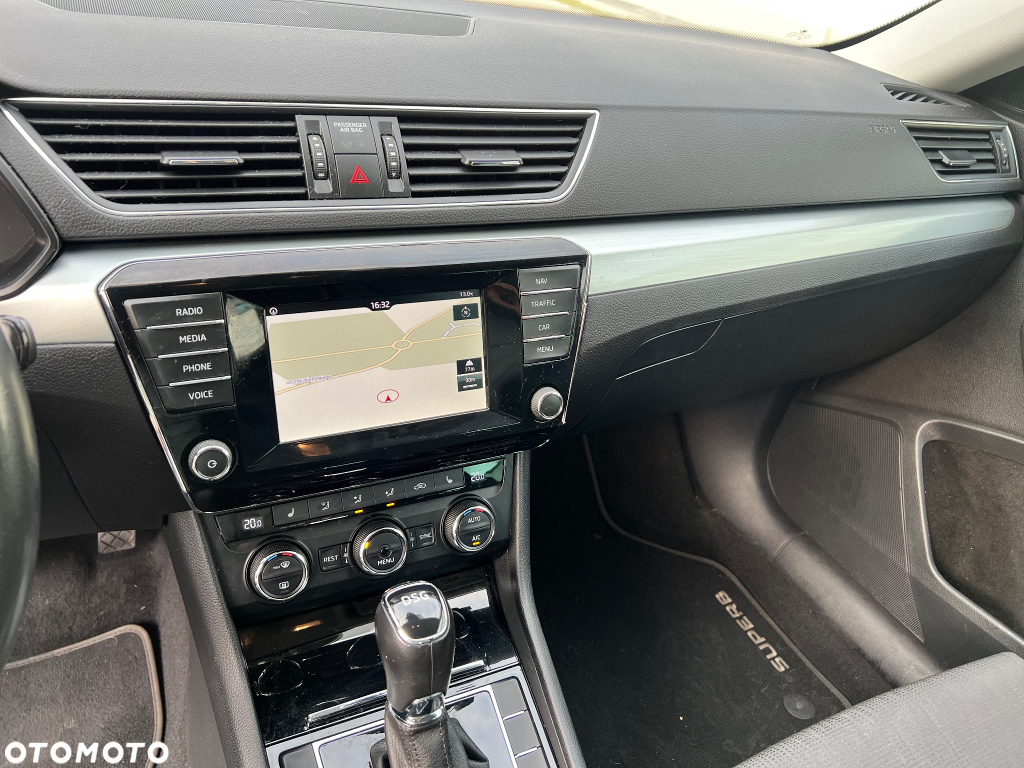 Skoda Superb 2.0 TDI Ambition DSG - 26