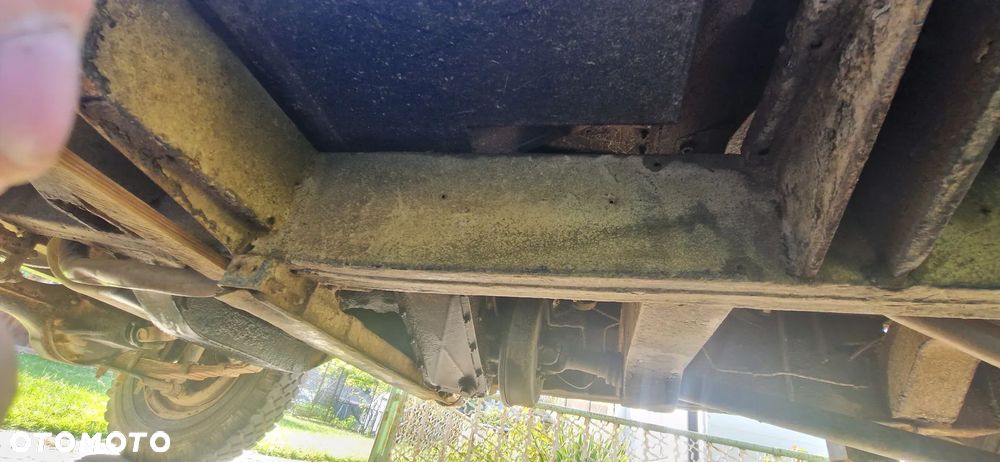 Land Rover Inny - 13