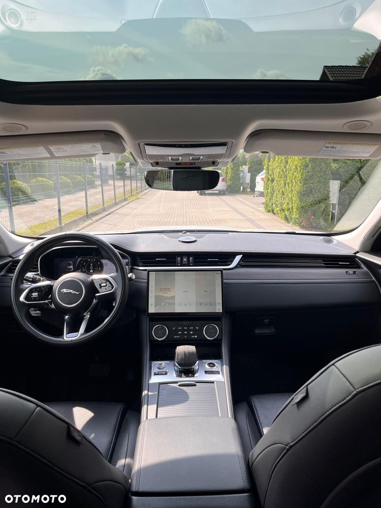 Jaguar F-Pace - 16