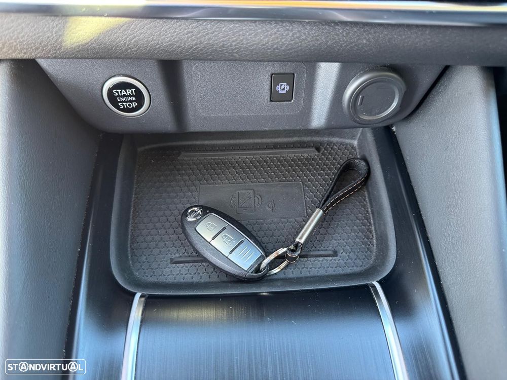Nissan Qashqai 1.3 DIG-T N-Connecta J18 - 24