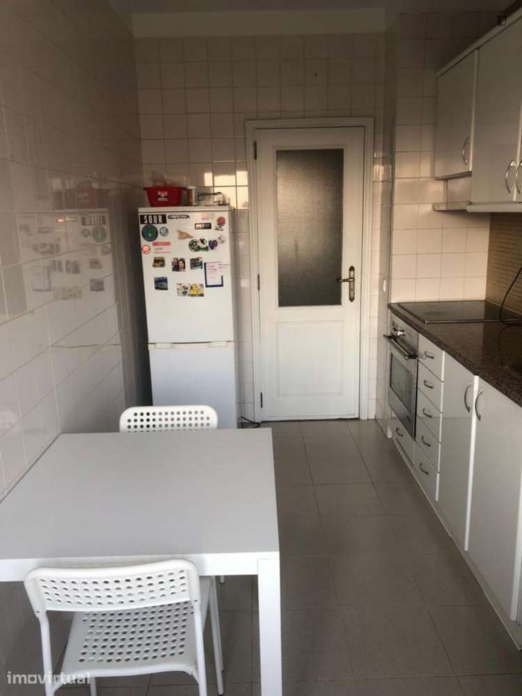 Quarto - localizado em Vila nova de gaia - Grande imagem: 2/14
