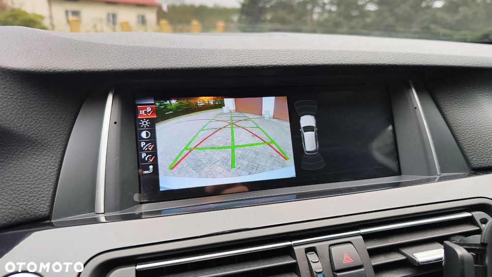 BMW Seria 5 520d - 33