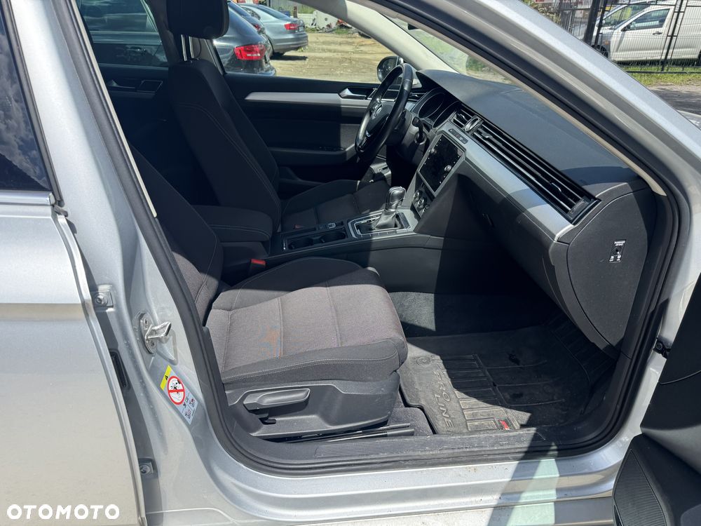 Volkswagen Passat 2.0 TDI SCR Comfortline DSG - 11