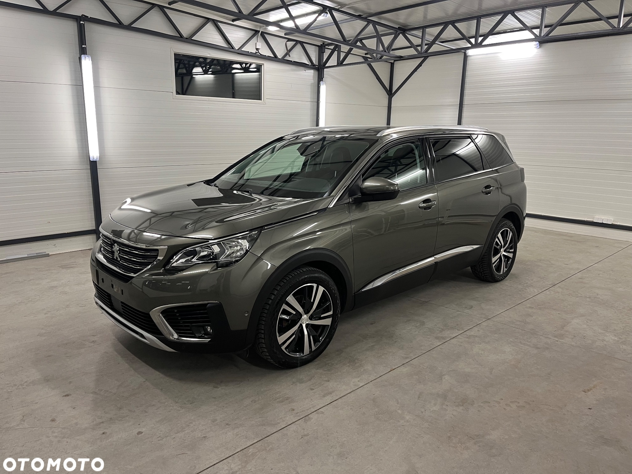 Peugeot 5008 PureTech 130 EAT8 Stop & Start Allure Business-Paket - 2