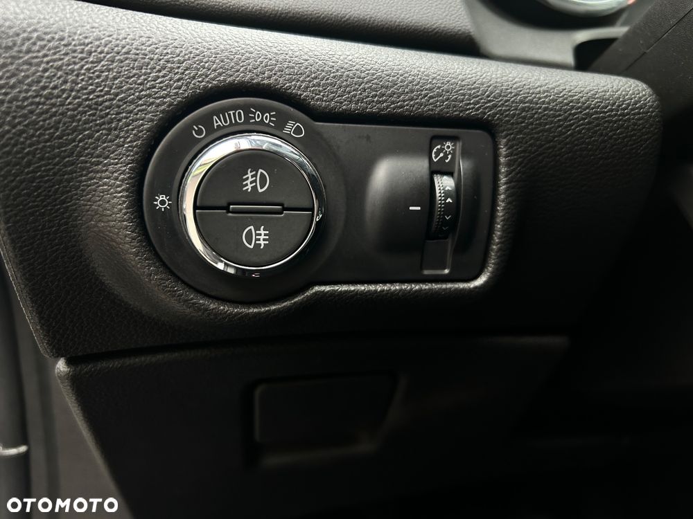 Opel Astra 1.4 Turbo Style - 32