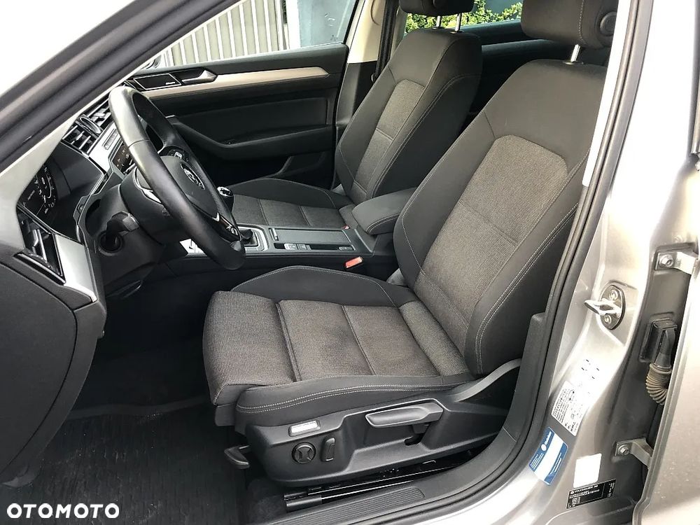 Volkswagen Passat 2.0 TDI BMT Highline - 11
