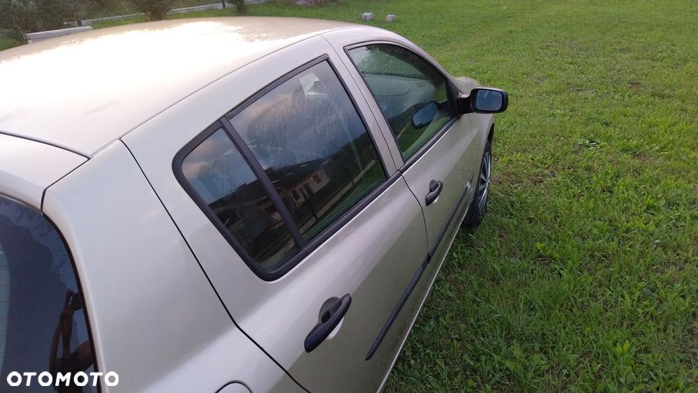 Renault Clio - 10