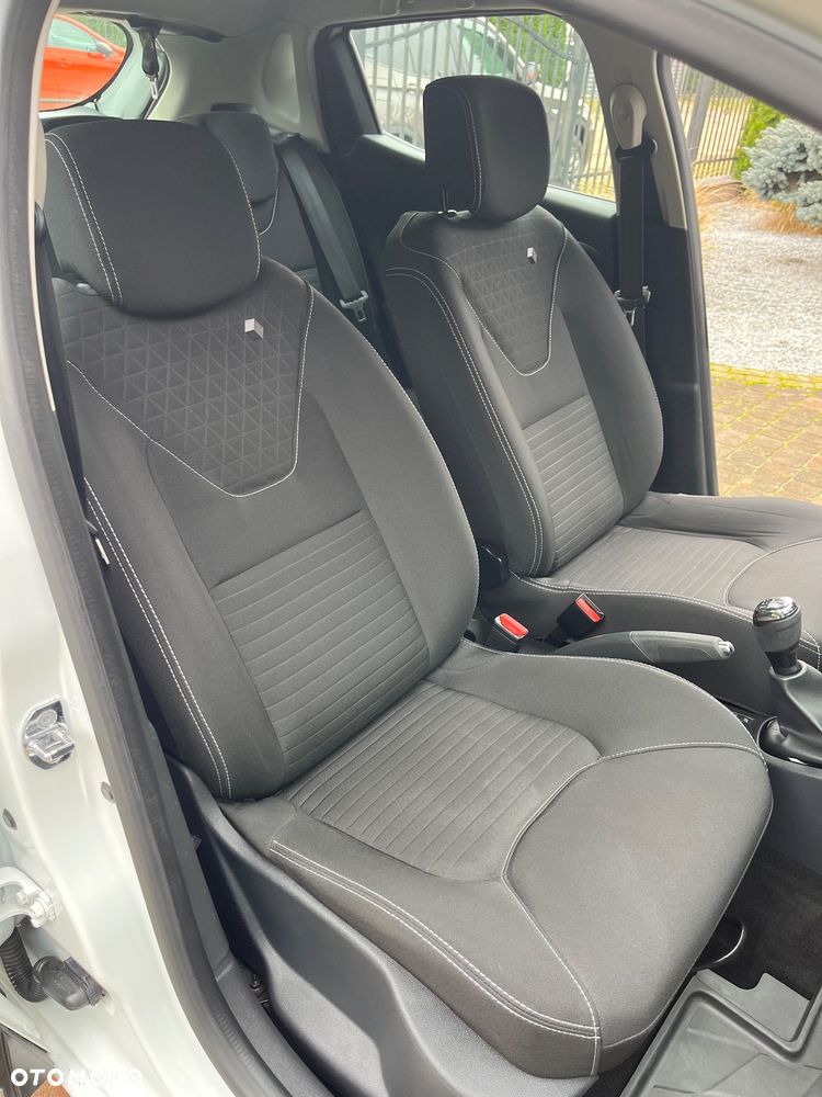 Renault Clio 1.2 16V 75 LIMITED - 10