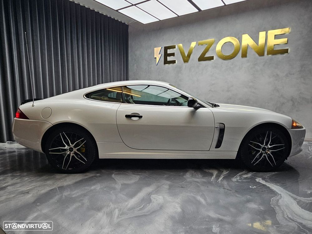 Jaguar XK 4.2 V8 - 8