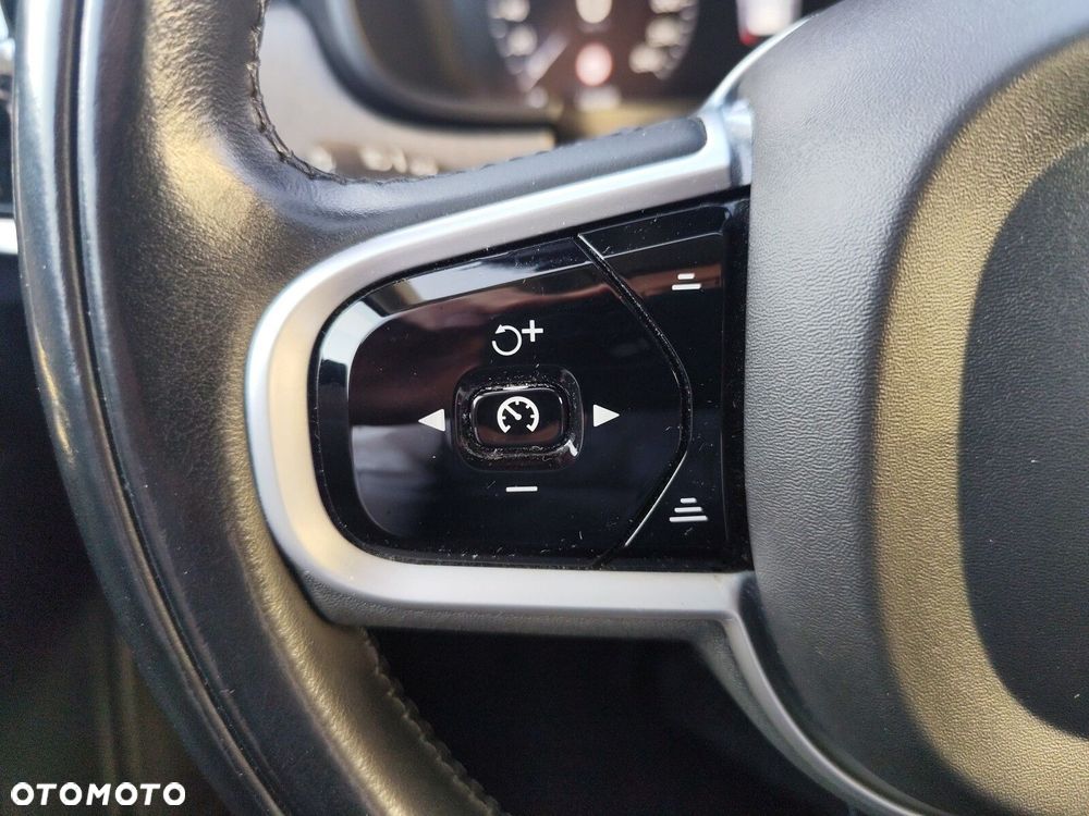Volvo V90 Cross Country - 28