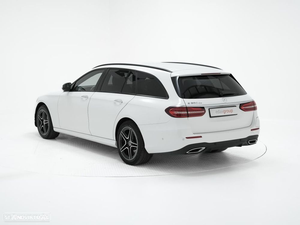 Mercedes-Benz E 300 de AMG Line - 4