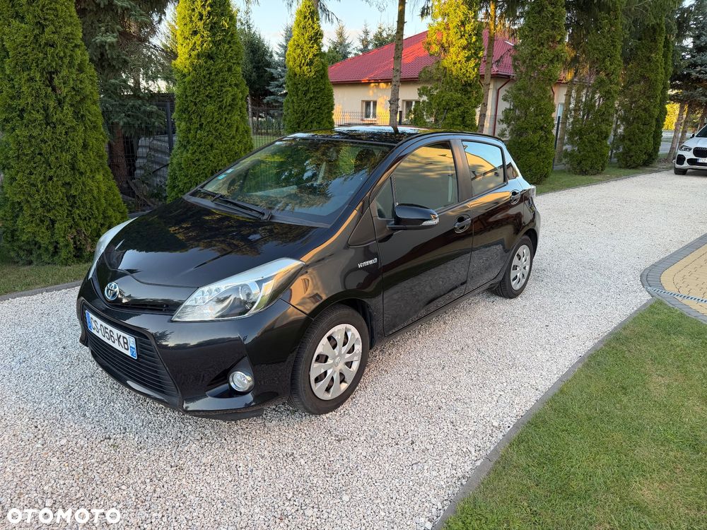 Toyota Yaris Hybrid 100 Life - 1