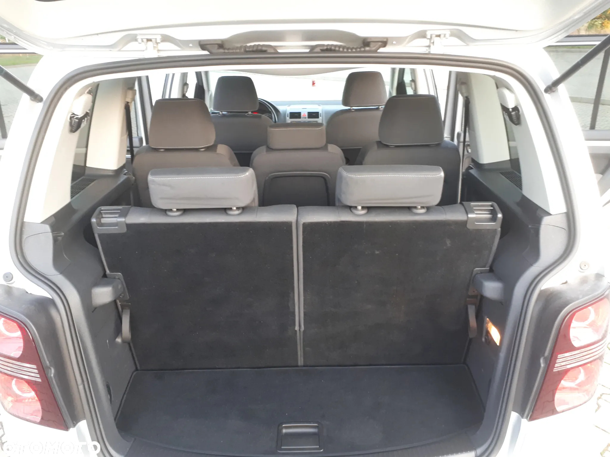 Volkswagen Touran 1.6 Trendline - 22