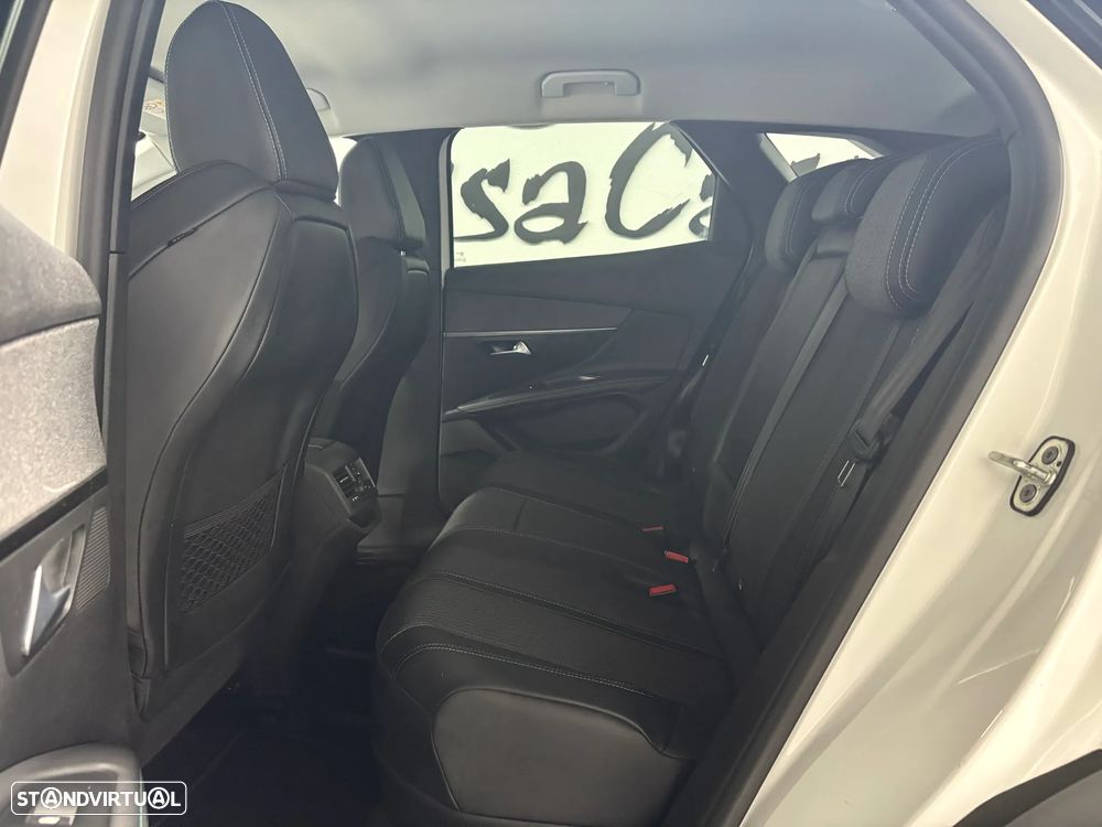 Peugeot 3008 1.6 Hybrid Allure e-EAT8 - 22