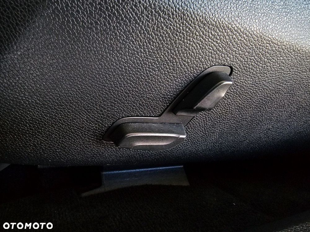 Mercedes-Benz Klasa E - 21