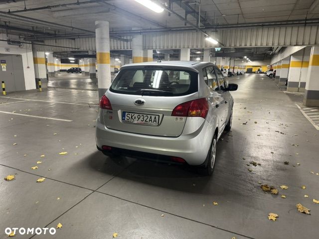 Kia Venga - 10
