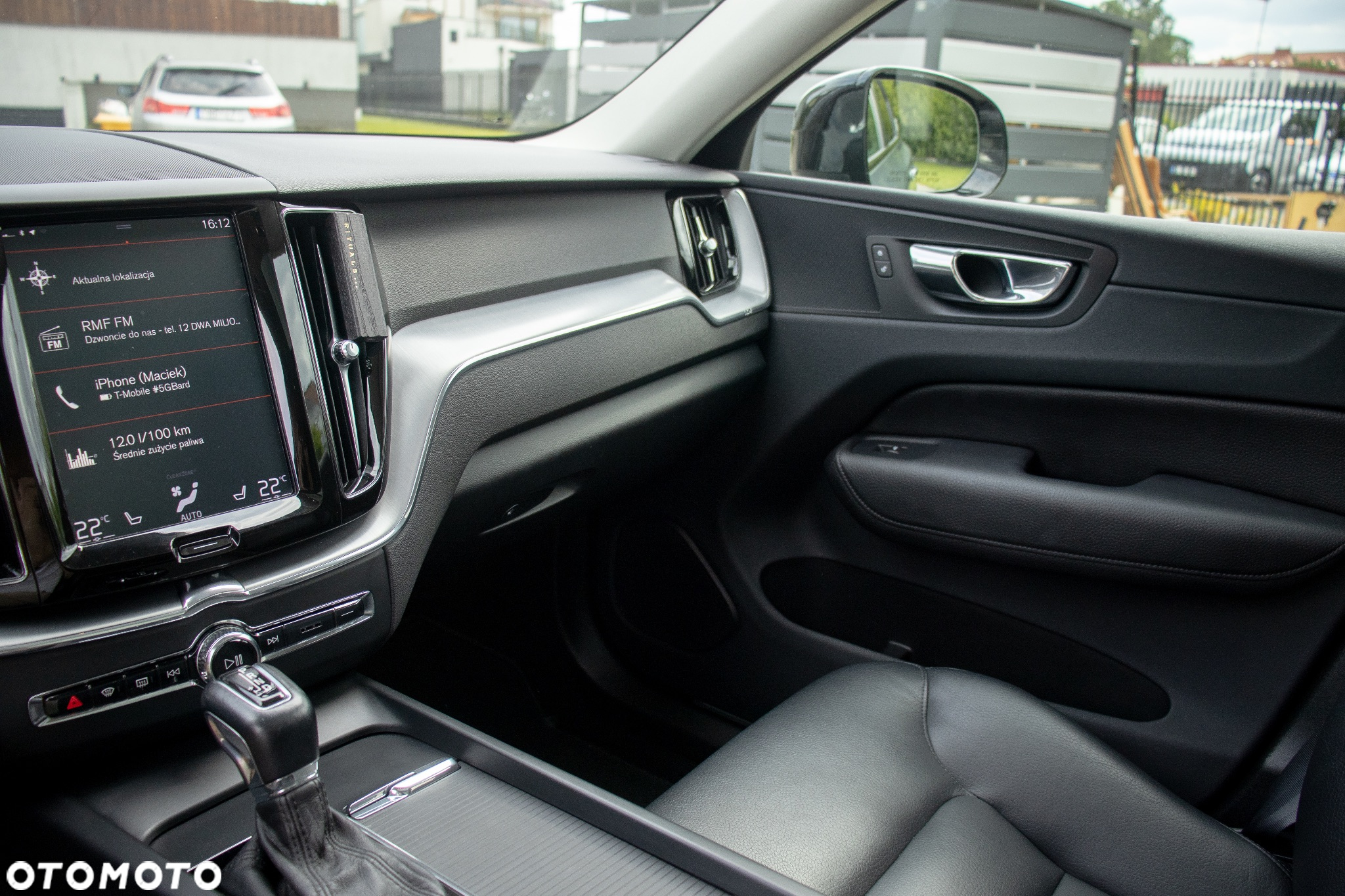 Volvo XC 60 T6 AWD Geartronic Momentum - 18