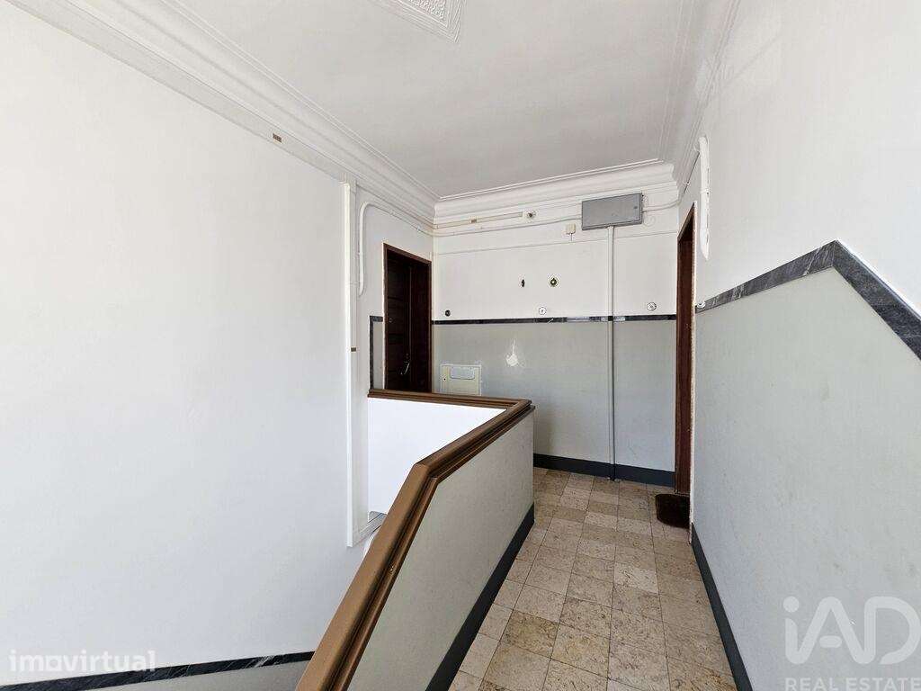 Apartamento T2 em Loures de 92 m2 - Grande imagem: 2/27