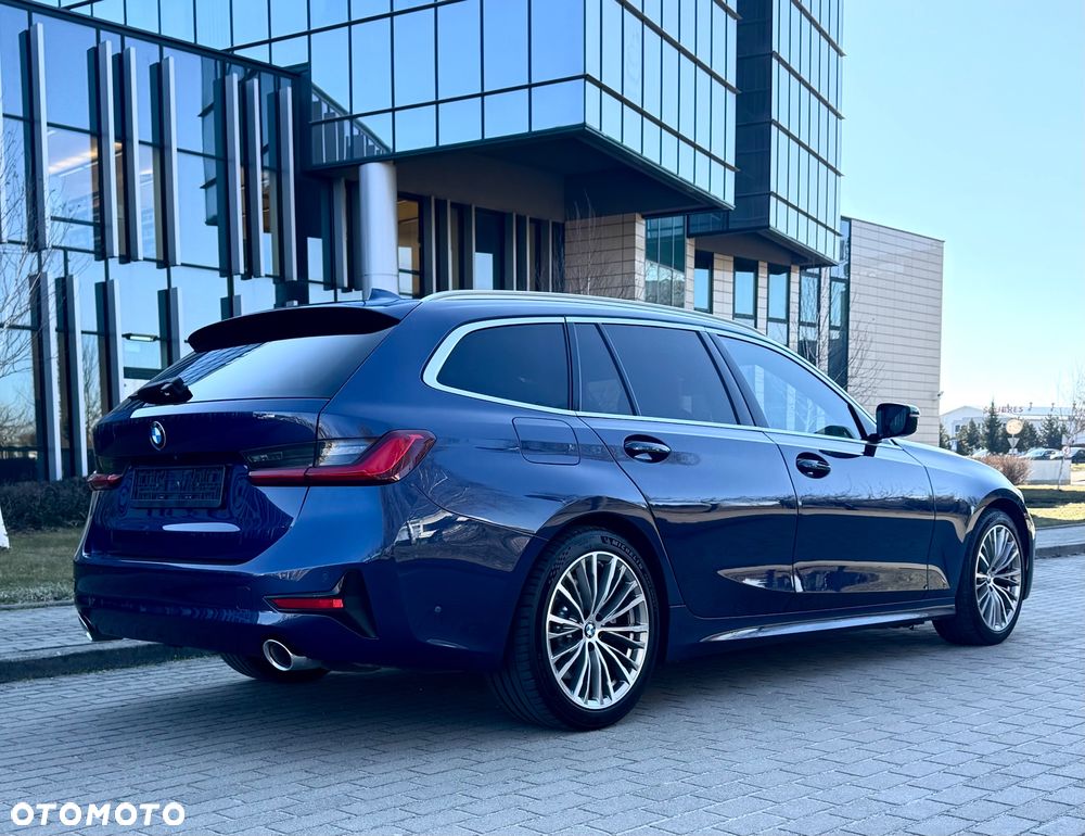 BMW Seria 3 330d xDrive MHEV Luxury Line - 4