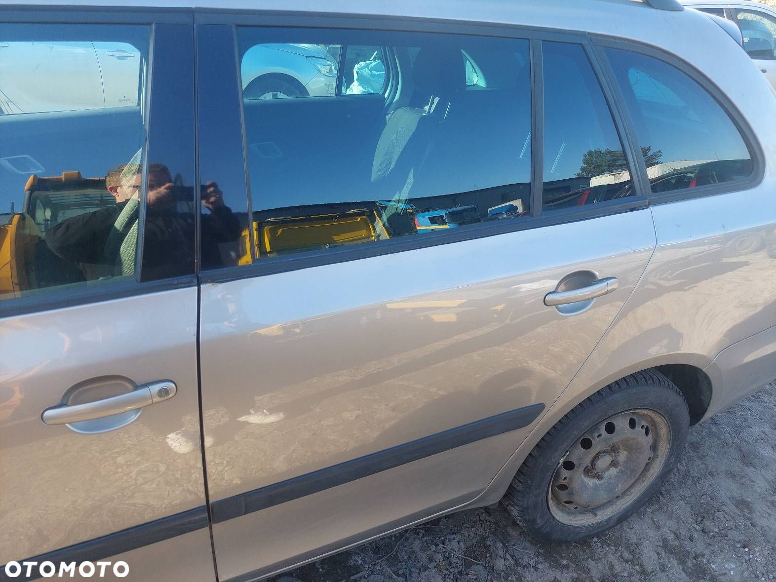DRZWI KOMPLETNE LEWY TYŁ SKODA FABIA II 9202 KOMBI - 1