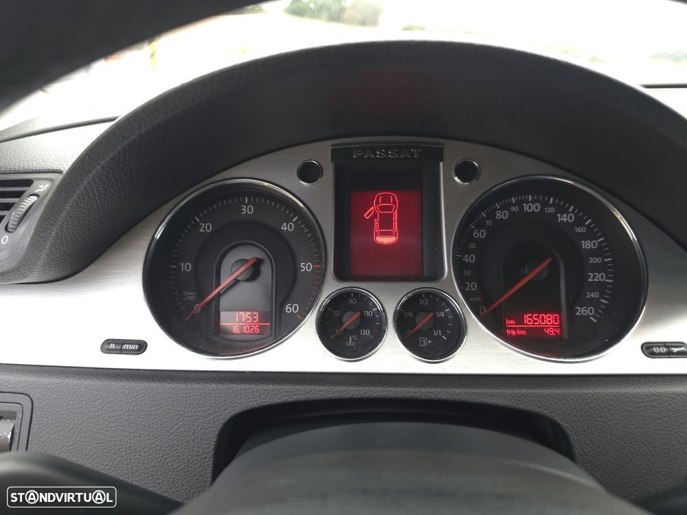 VW Passat 2.0 TDI Highline - 9