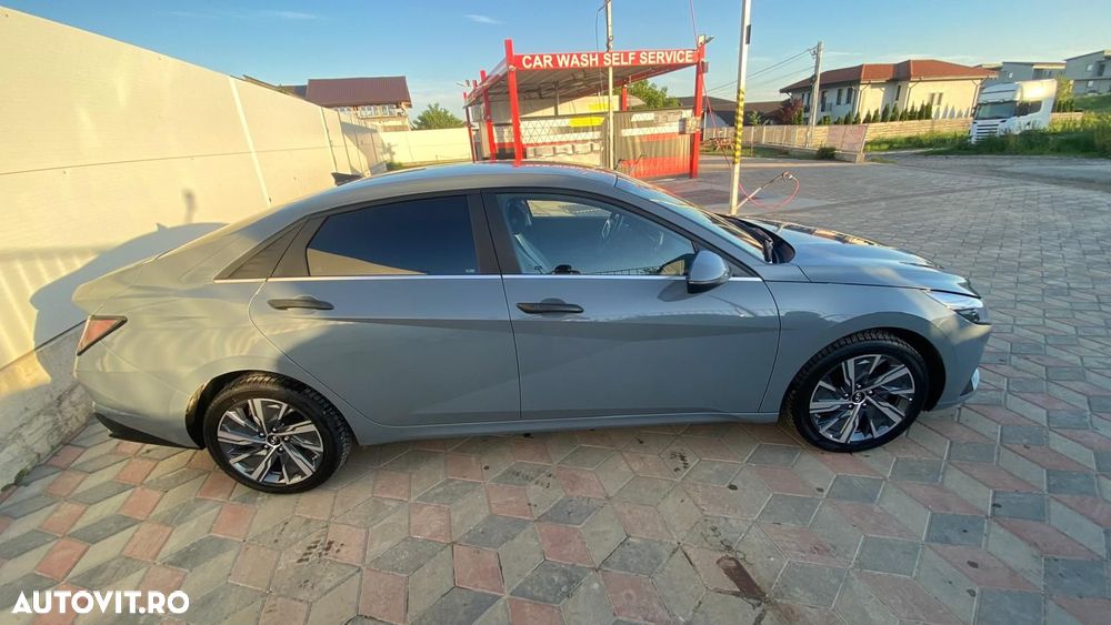 Hyundai Elantra 1.6 l 123 CP 6MT Exclusive - 10