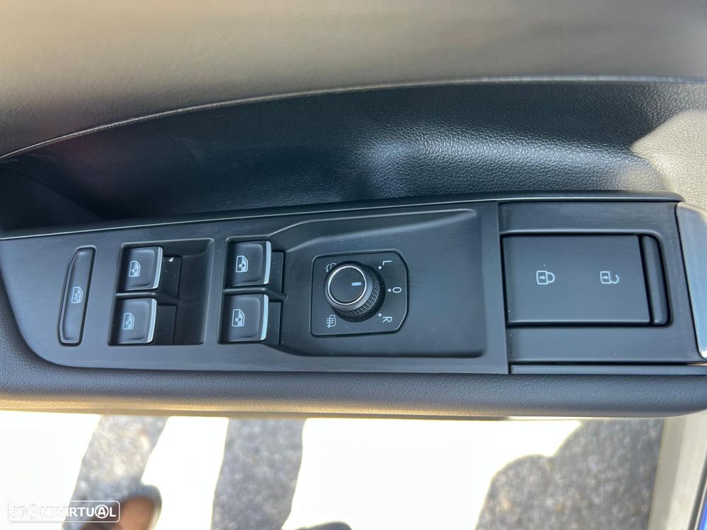 VW T-Roc 1.5 eTSI R-Line DSG - 17