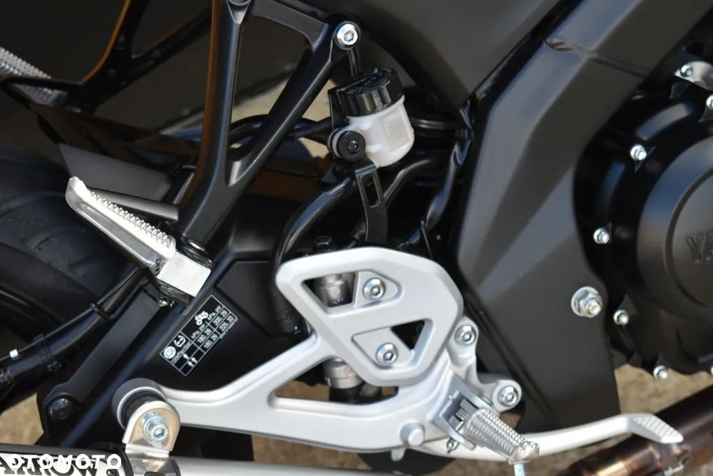 Yamaha MT - 32