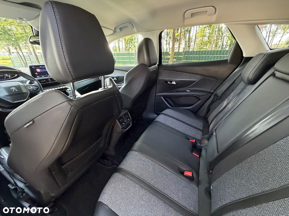 Peugeot 3008 PureTech 130 Stop & Start GPF Allure - 13
