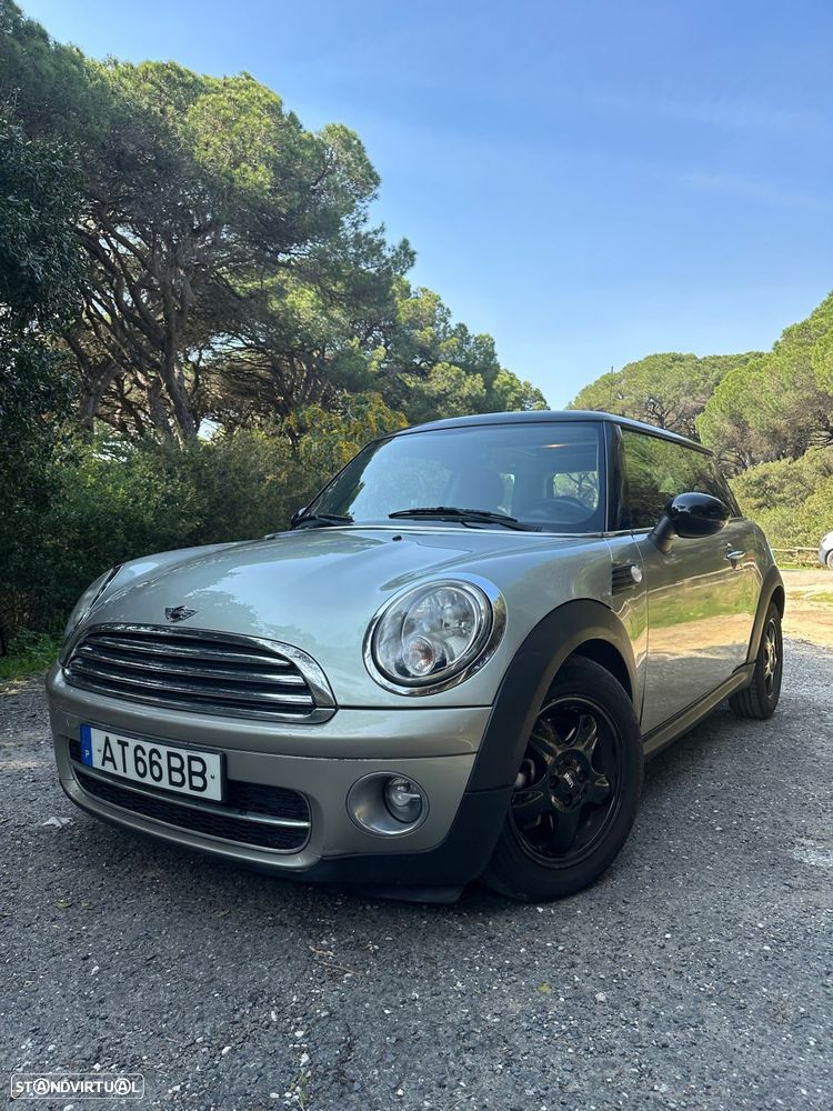 MINI 3 Portas Cooper D - 1