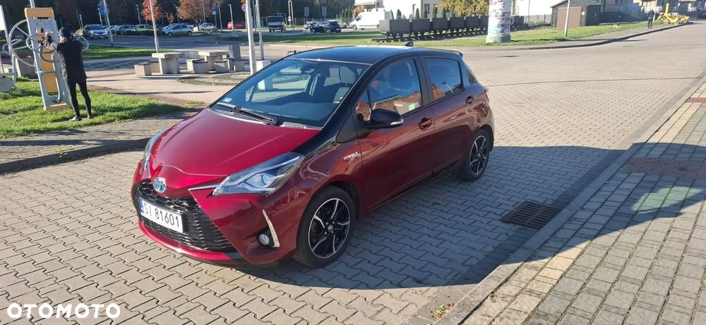 Toyota Yaris Hybrid 100 Dynamic - 3