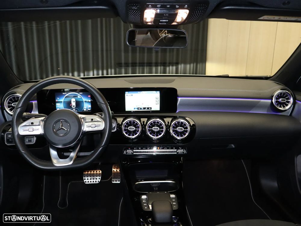 Mercedes-Benz A 250 Limousine e AMG Line - 14