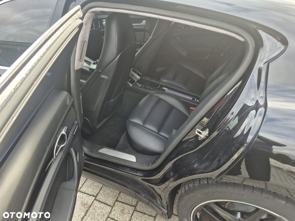 Porsche Panamera S - 8
