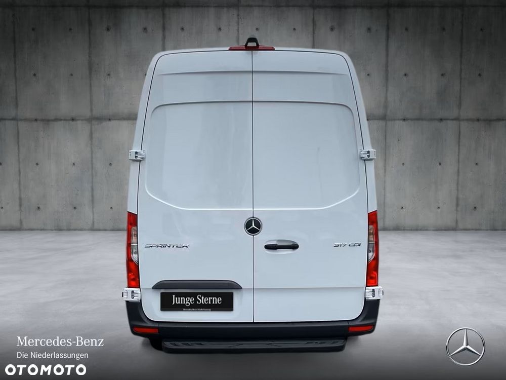 Mercedes-Benz Sprinter - 5