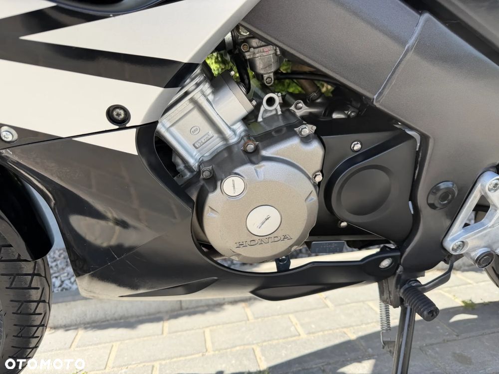Honda CBR - 37