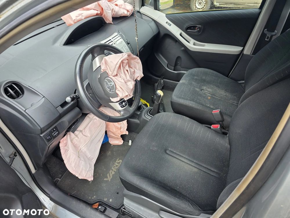 Toyota Yaris 1.3 VVT-i Sol - 5