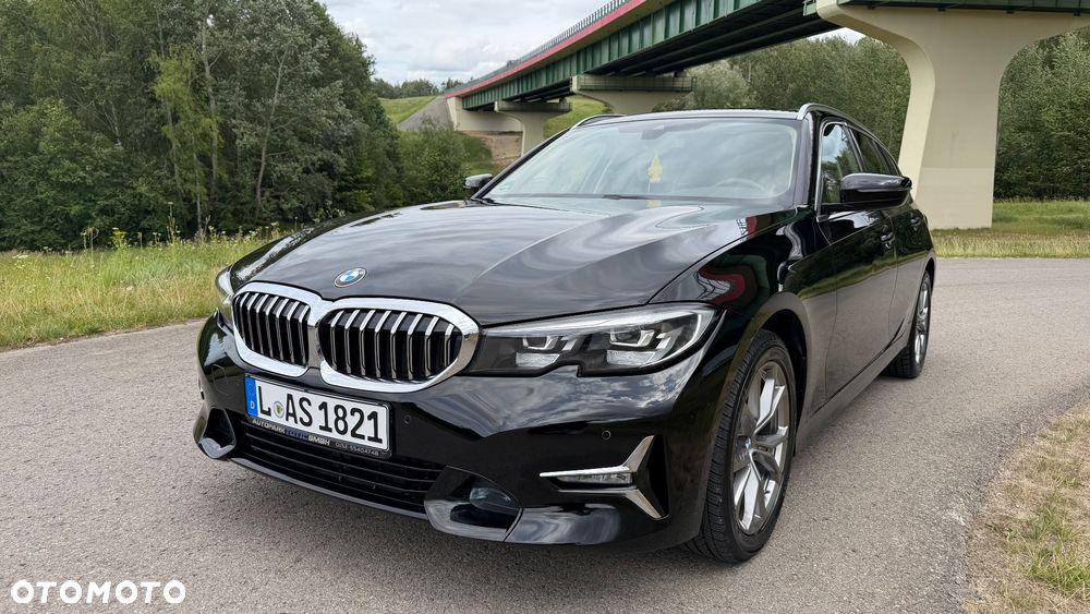 BMW Seria 3 318d Edition M Sport Shadow - 12