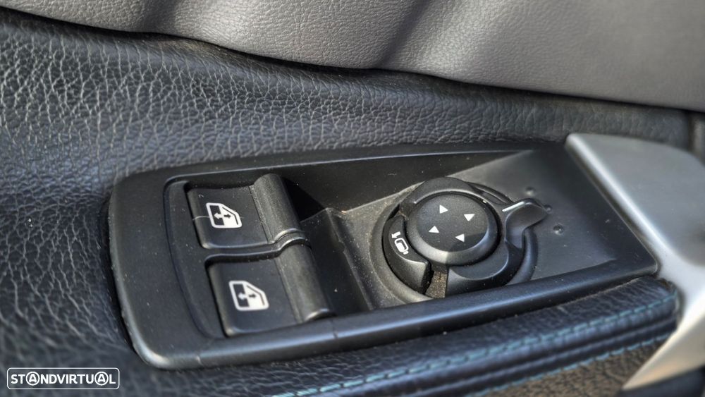 Alfa Romeo Spider 2.4 JTDm - 19