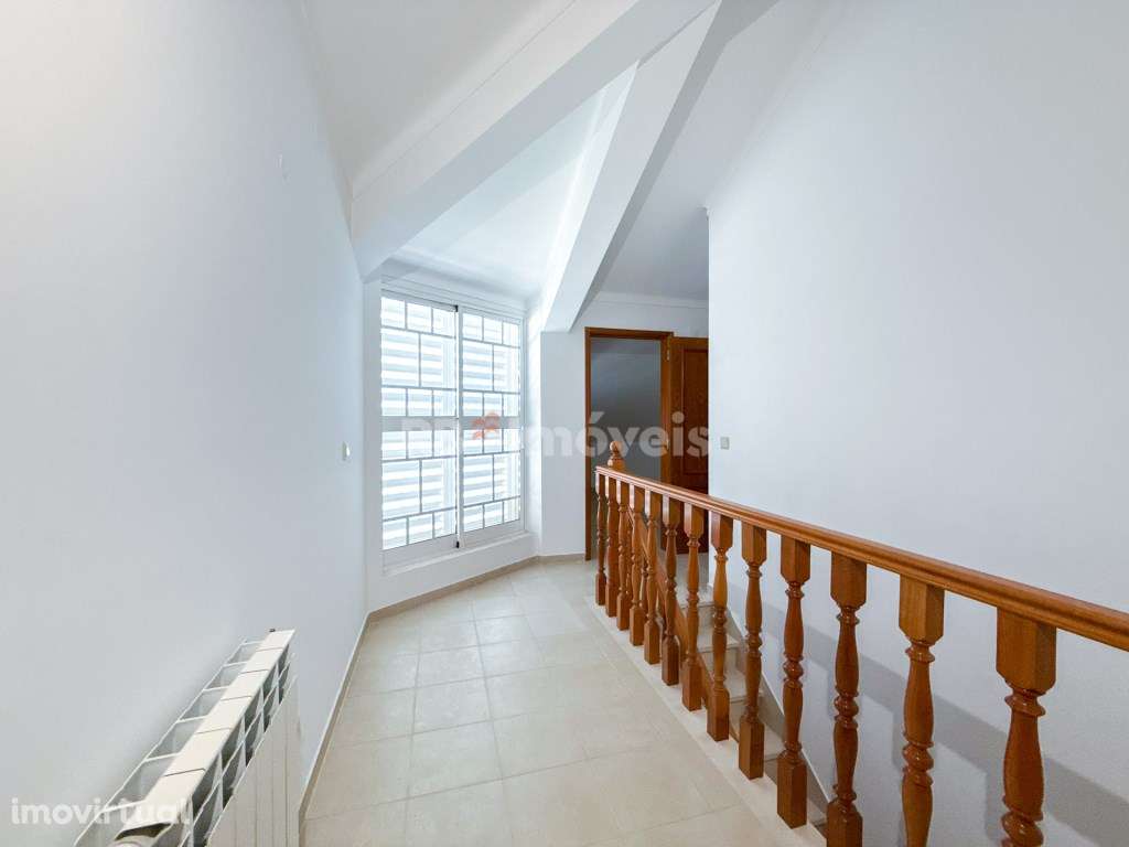 Apartamento T2+2 Duplex com terraço e garagem, no Entroncamento - Grande imagem: 4/29