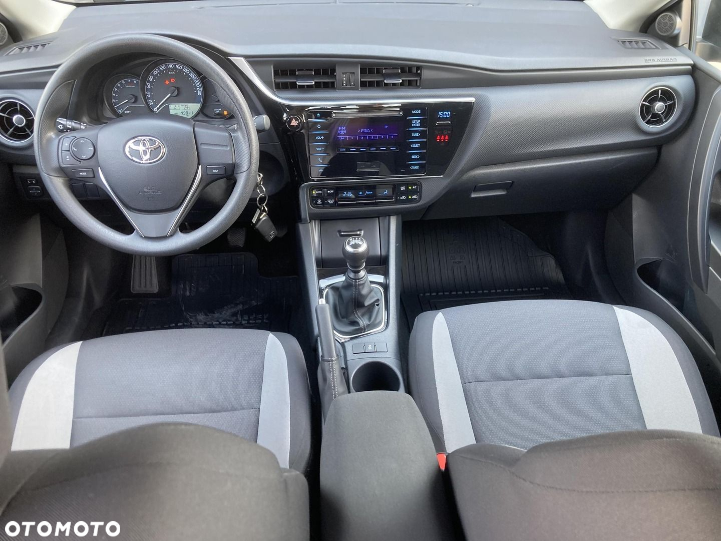 Toyota Auris - 12