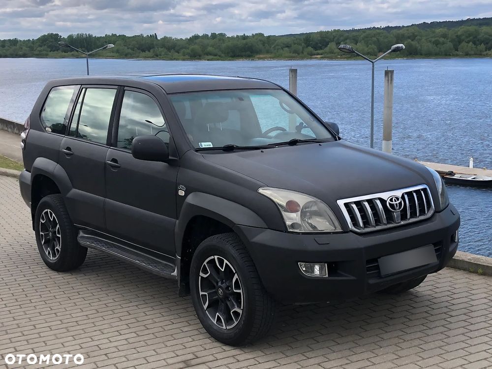 Toyota Land Cruiser - 22