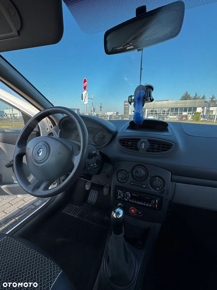 Renault Clio - 14