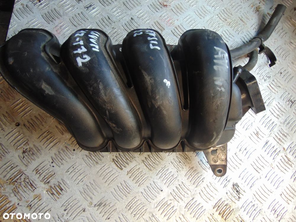 Kolektor ssacy toyota avensis t25 1,8 16 v - 3