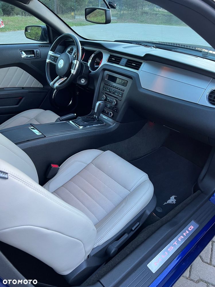 Ford Mustang 3.7 V6 Premium - 14