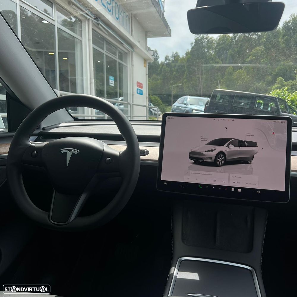 Tesla Model Y Long Range Dual Motor AWD - 12