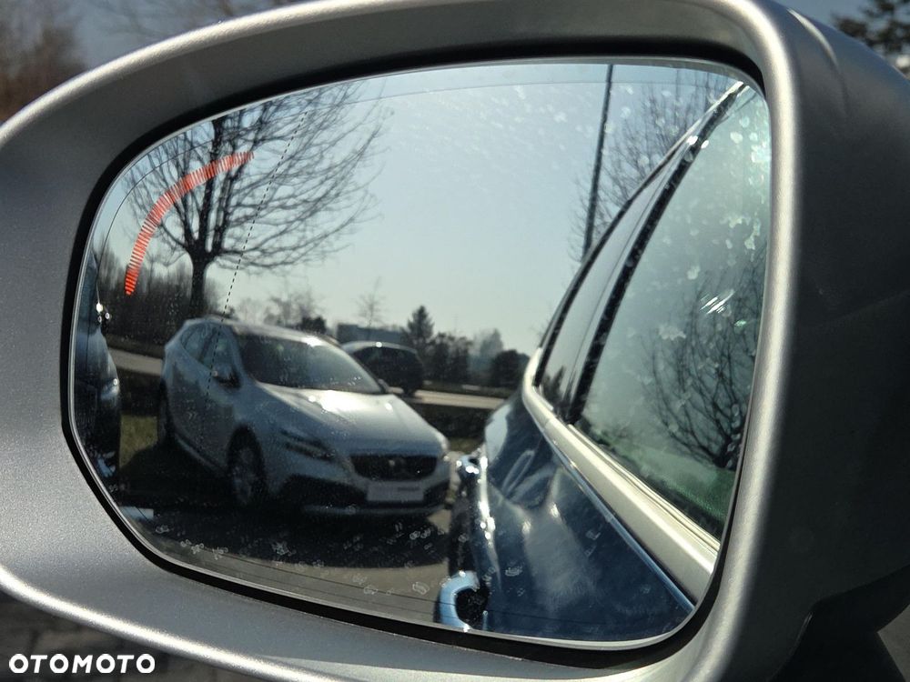 Volvo XC 60 T5 AWD R-Design - 29