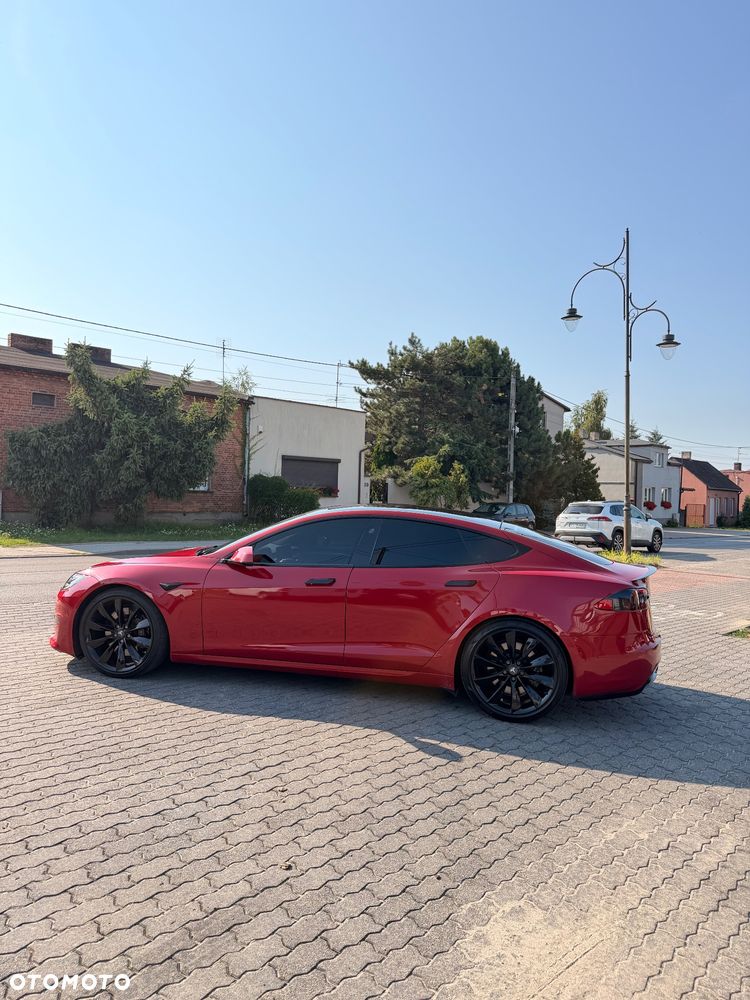 Tesla Model S - 4
